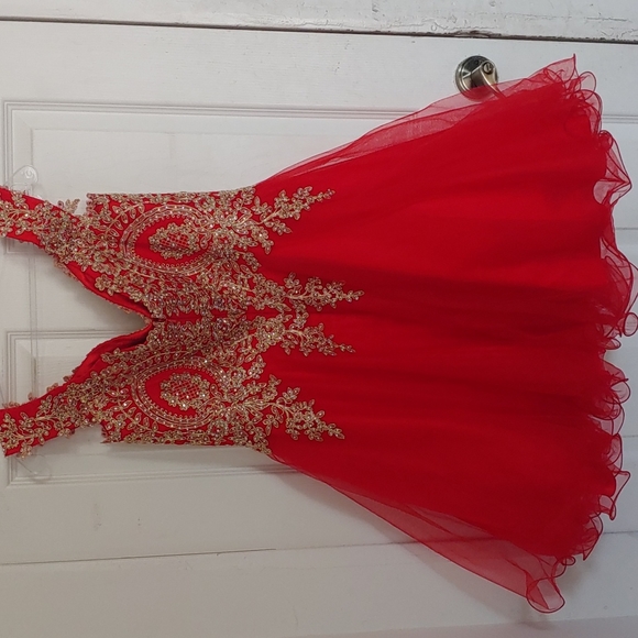 XL Red dress with gold detailing and little studs - Picture 2 of 3